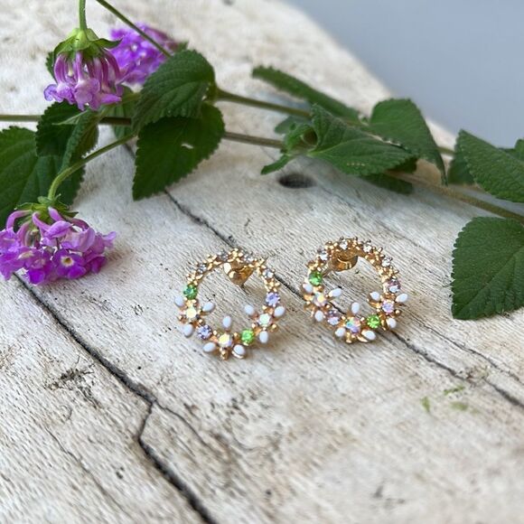 DAINTY GOLD COLORFUL FLOWER STUD EARRINGS. NWOT - Picture 5 of 6